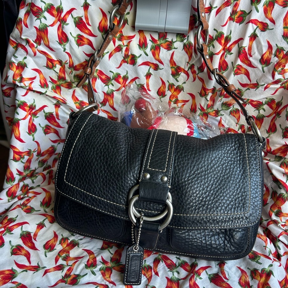 Gorgeous Y2k Coach Black pebbled LeatherChelsea shoulder Flap bag, F10893
